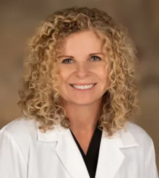 Portrait of Holly Rasmussen